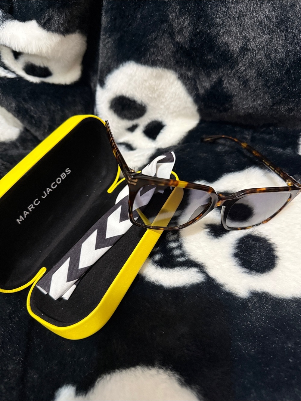 Marc Jacobs Tortoiseshell Sunglasses - Brown